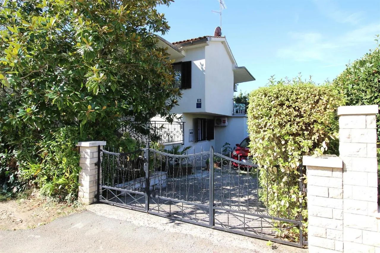 Gianna A4+2 Apartment Novigrad  Croatia